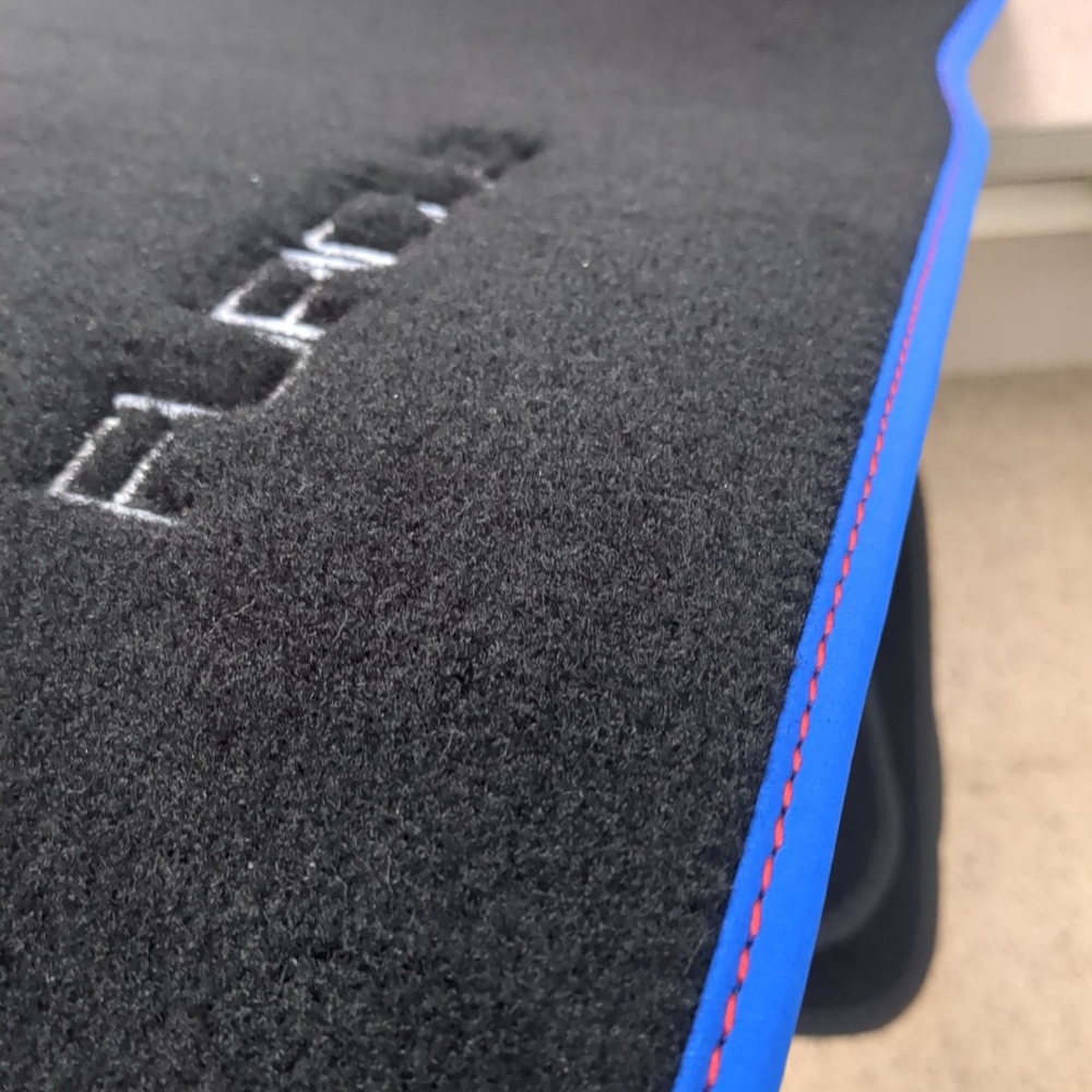 Tappetini personalizzati in velluto Made in Italy